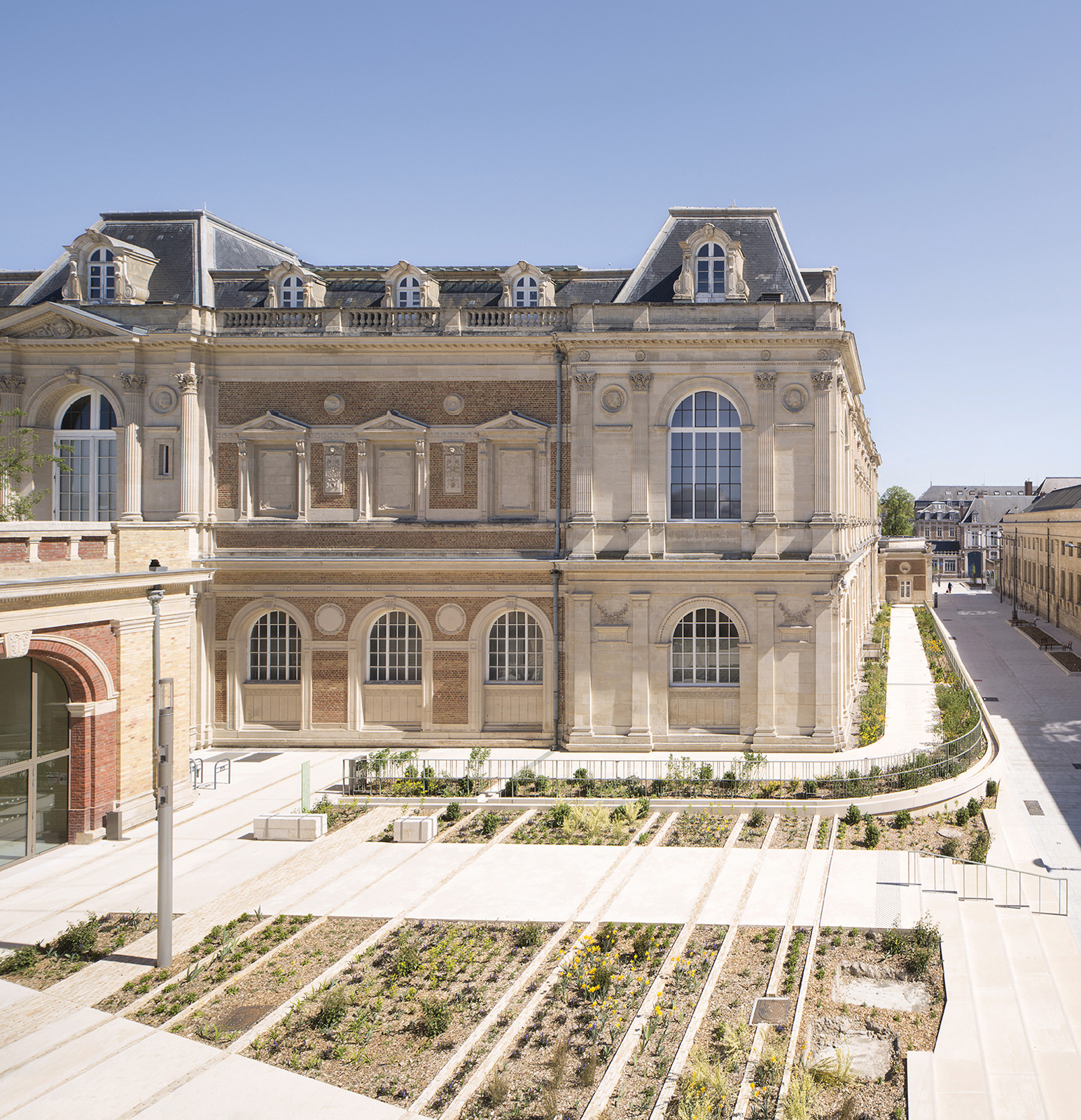 3-2004_MuseeDePicardie_022